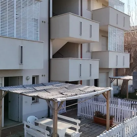 F004 - Fano, Trilocale Con Terrazzino A 30mt Dal Mare * Fano