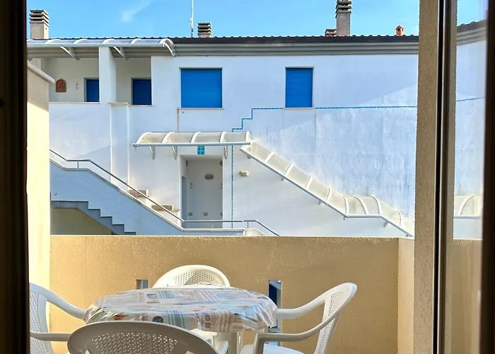 F004 - Fano, Trilocale Con Terrazzino A 30mt Dal Mare *